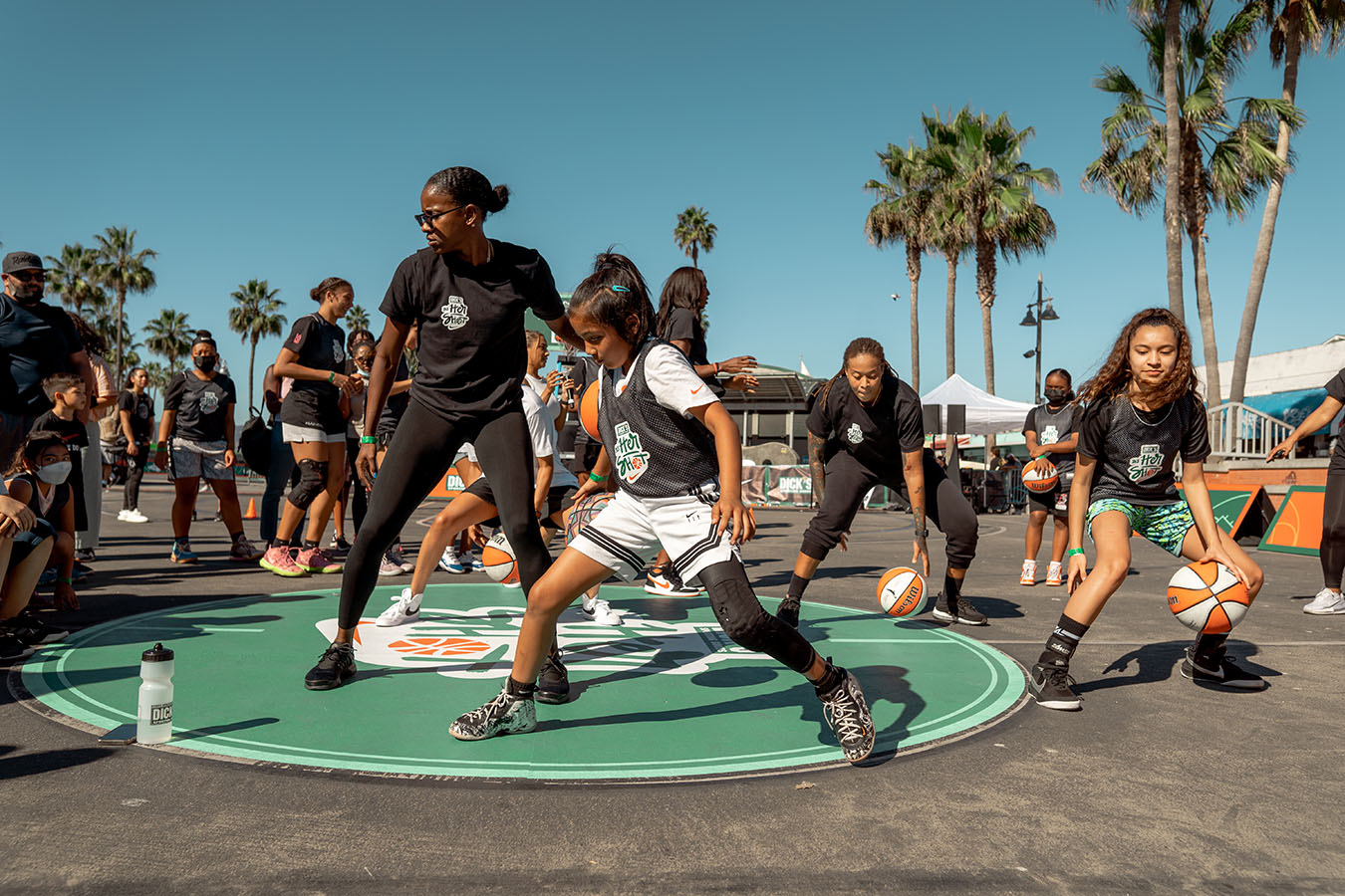 Chiến dịch Nike và Dick's Sporting Goods: Empowerment Through Basketball