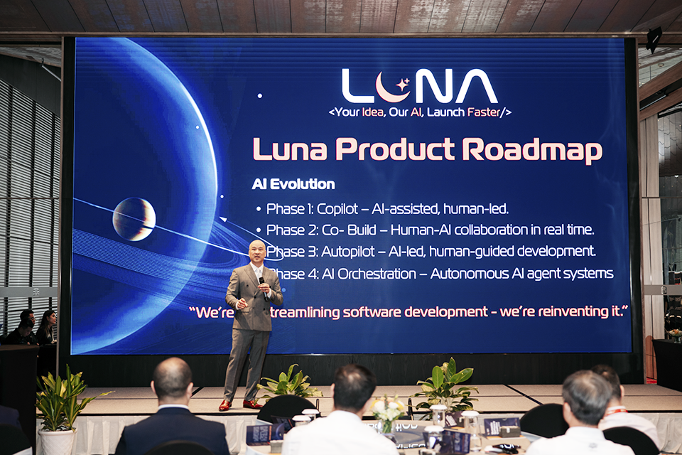luna-base-AI